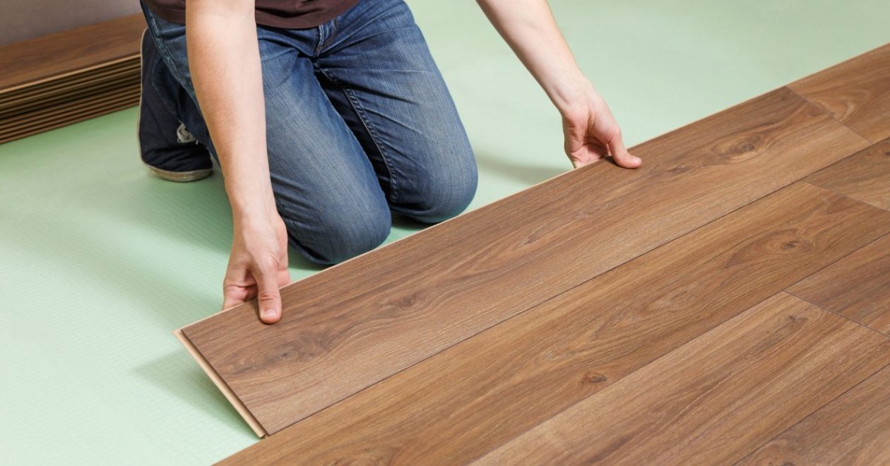 Klikkes vinyl padló árak: Mi befolyásolja az árakat?