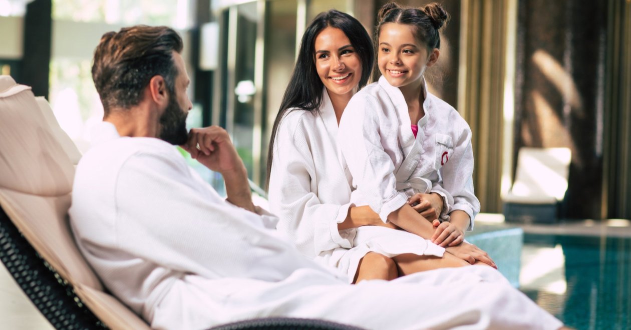 Gyerekközpontú foglalkozások a hotelben – miért éri meg a szállodaüzemeltetés szempontjából?